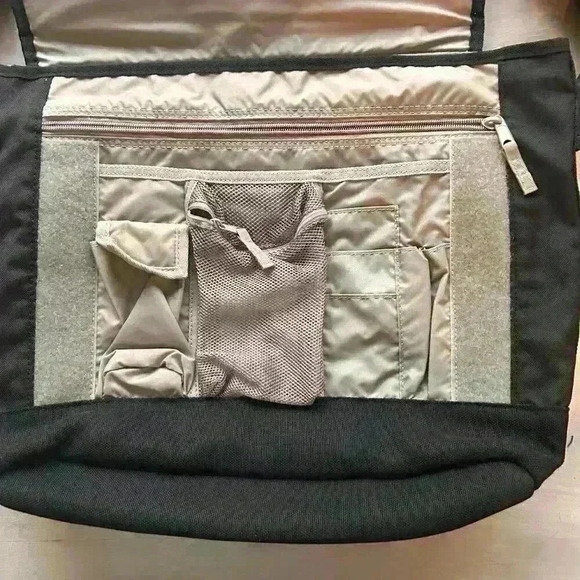 Lands End Messenger Bag Padded Shoulder Laptop Computer Tote Storage Business - Picture 5 of 12